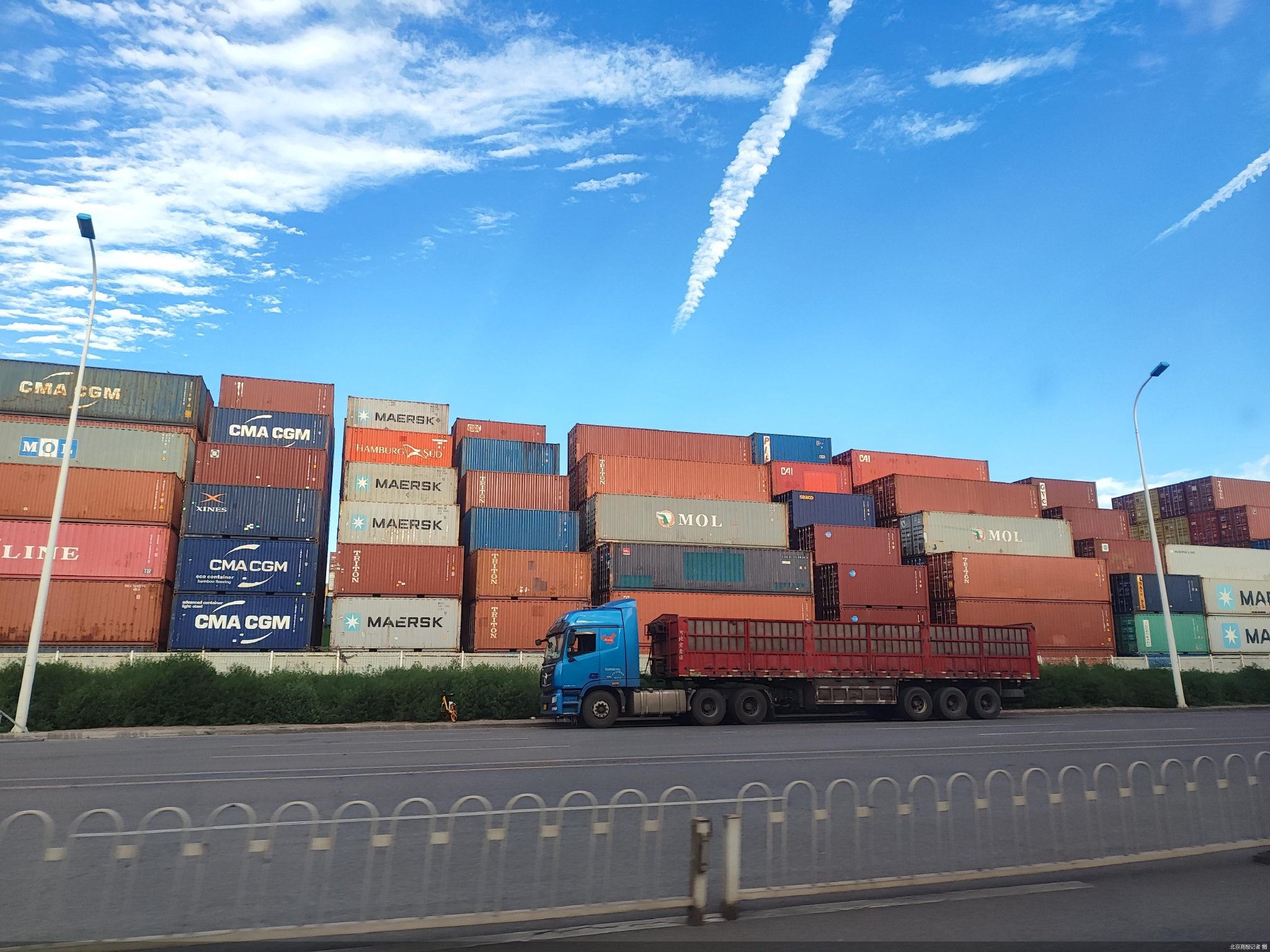 延續增長態勢 前4個月我國貨物貿易進出口增長5.7%